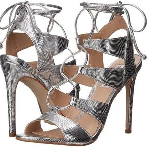 Steve Madden Silver Sandalia Heels